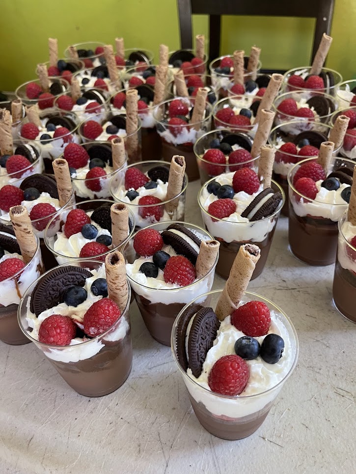 Dessert catering